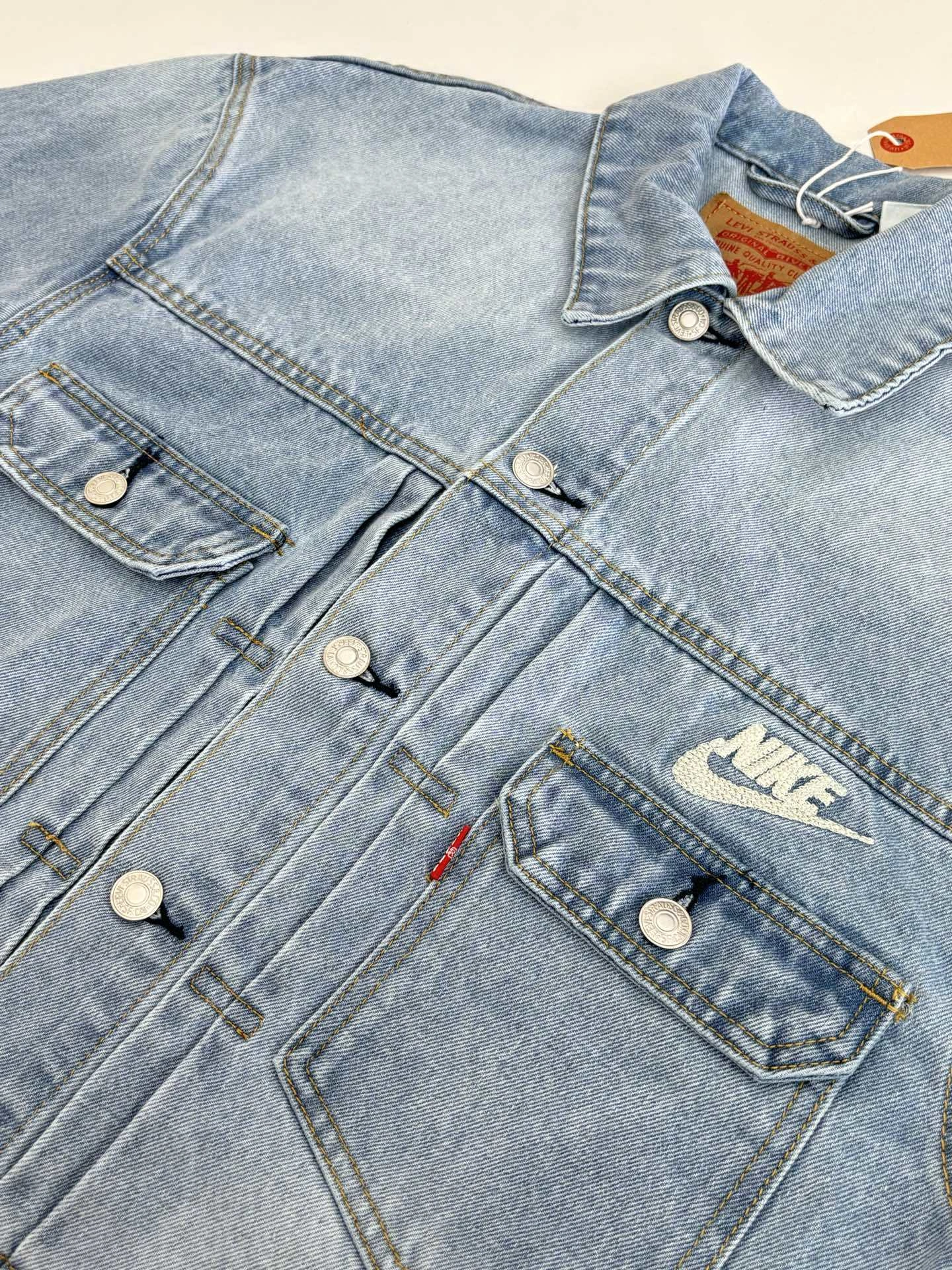 wg.luxury-- 8V Levi’s x Nike embroidery item: E-F431J1722